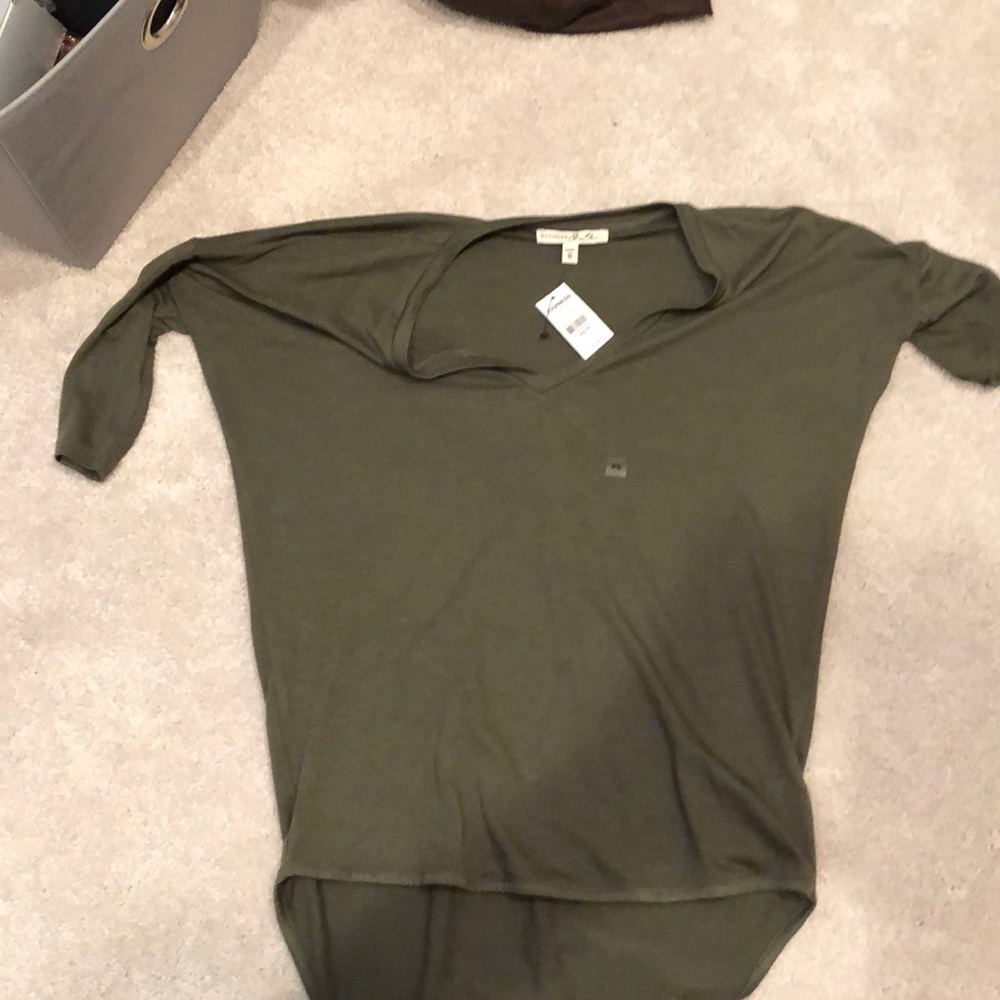 Express One Eleven V-neck tee NWT XS